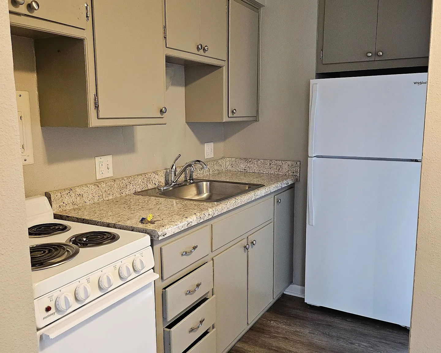 Heritage Apartments — Photo 3