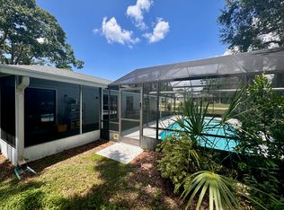 36482 Doral Dr, Grand Island, FL 32735