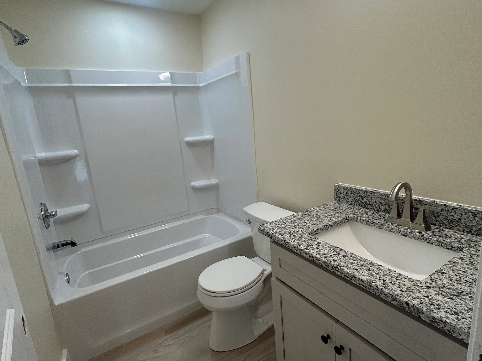2 bed, 1107 sqft, $1,575 — Photo 3