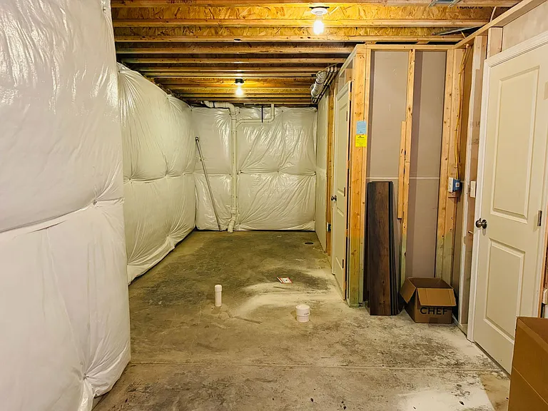 454 Coastal Ave — Photo 26