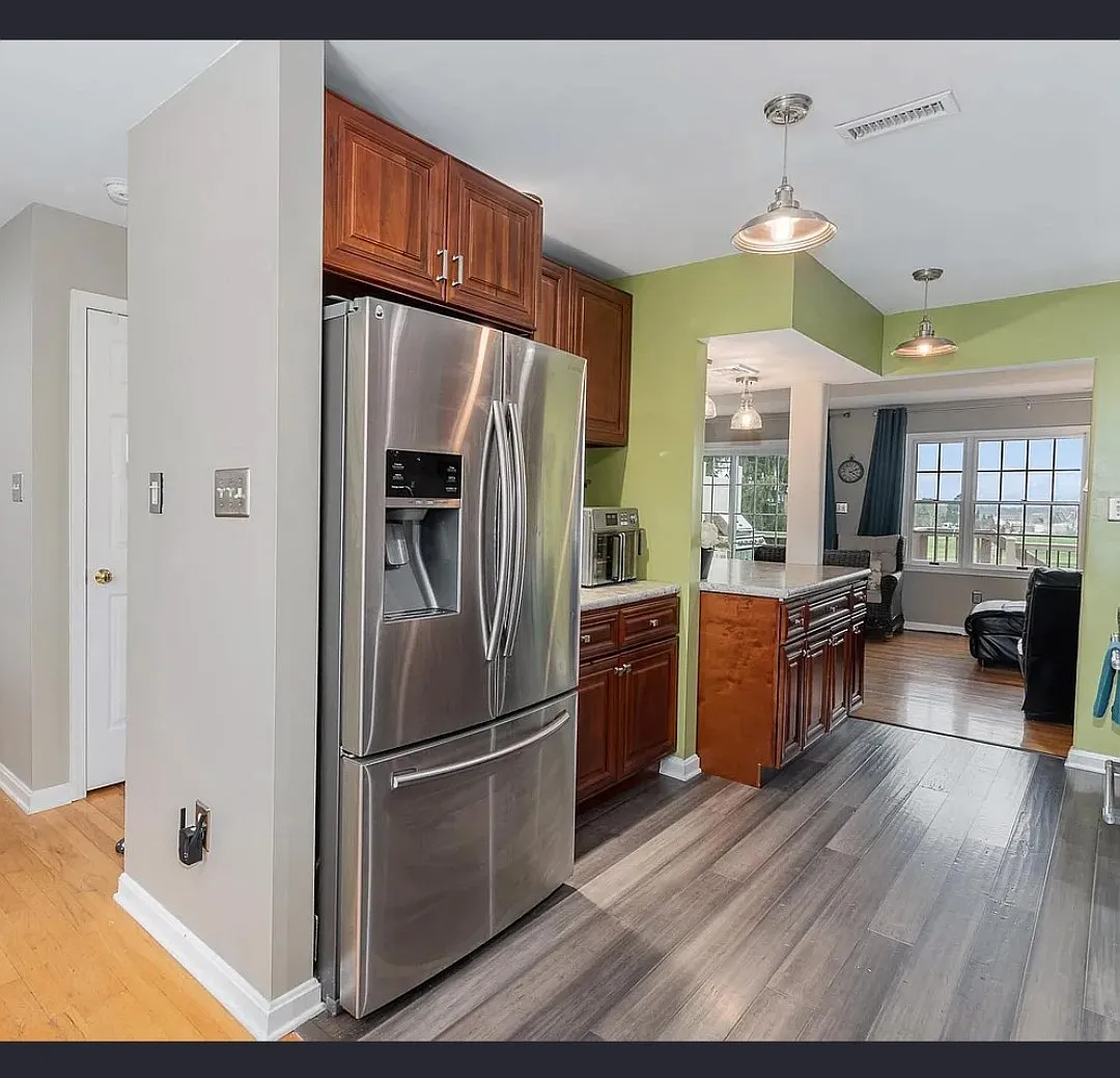 3 bed, 2000 sqft, $2,395 — Photo 2