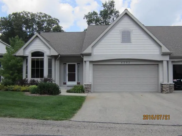 4292 Willow Lane Dr NE, Grand Rapids, MI 49525