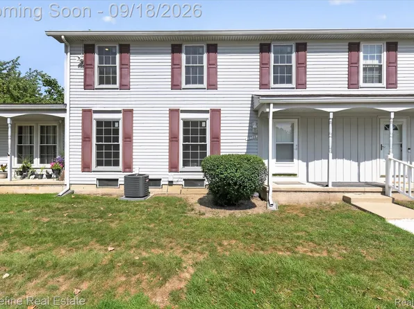 28308 Coventry Ct, Brownstown, MI 48183