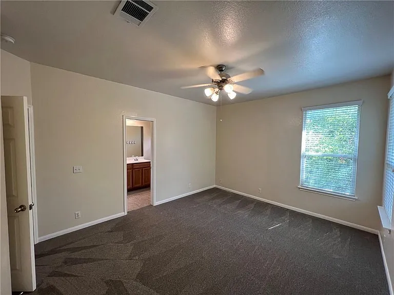 2400 Allred Dr #B — Photo 19