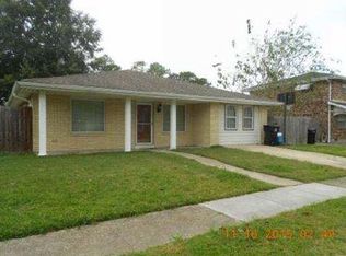 2016 Charles Dr, Chalmette, LA 70043