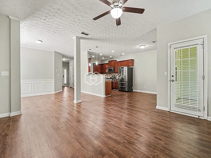 1060 Clairidge Ln — Photo 6