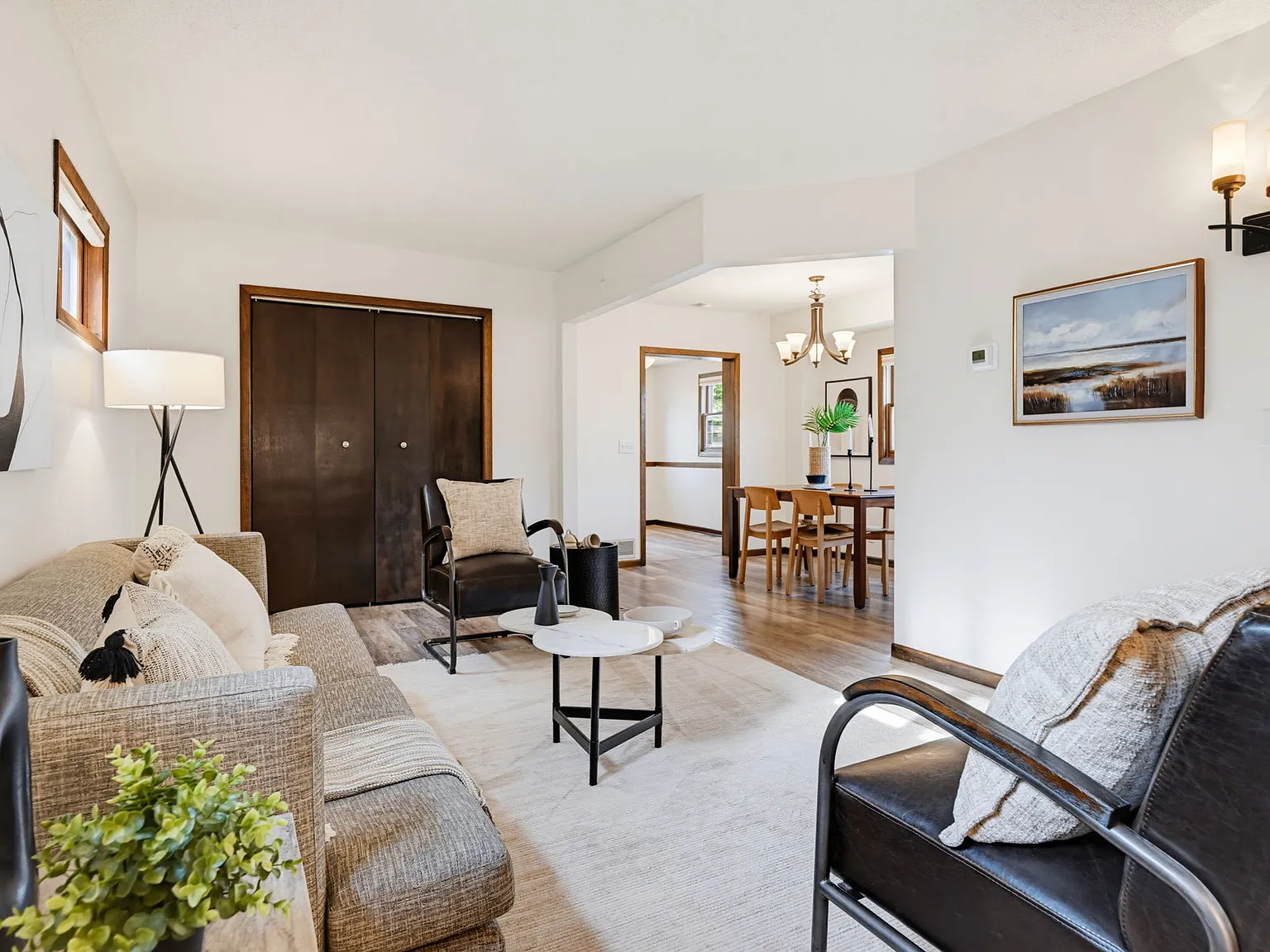 2 bed, 1098 sqft, $2,100 — Photo 3