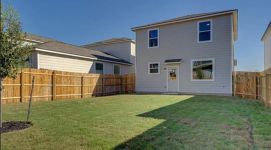 3 bed, 2.5 bath, 1417 sqft, $1,895 — Photo 3