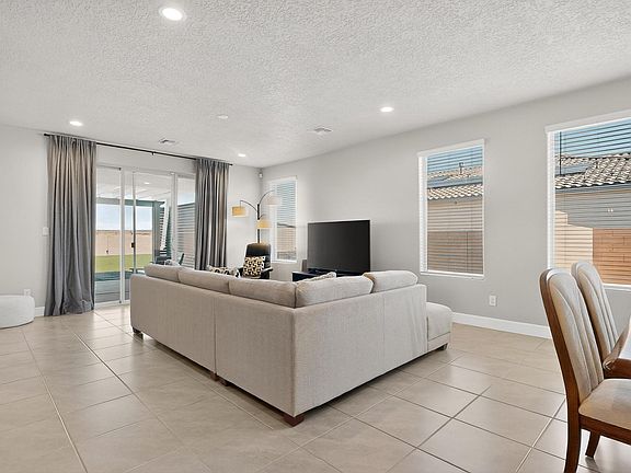 5th image of 3417 Deledda Rd NE