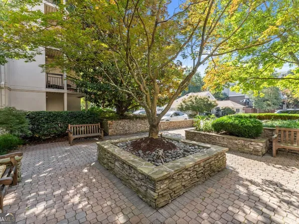 1406 River Green Dr NW, Atlanta, GA 30327