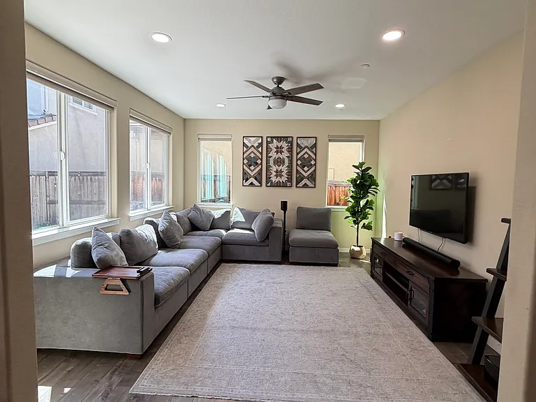 339 Emory Ct — Photo 14