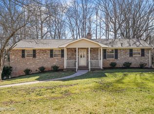 7832 Luxmore Dr, Knoxville, TN 37919