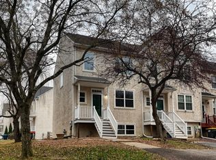 6 W Richards Ln, Newark, DE 19711