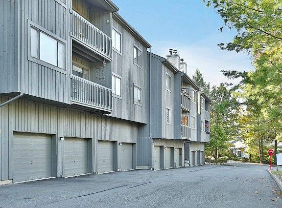 2nd image of 174 Redwood Ct