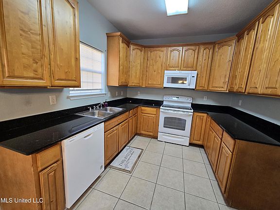 3rd image of 11623 Acorn Dr