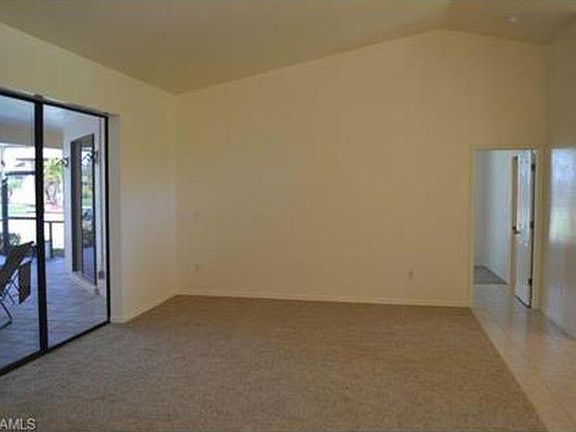 4th image of 2301 SW 40th Ter