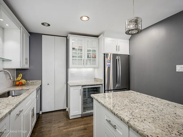 1608 N Larrabee St — Photo 14