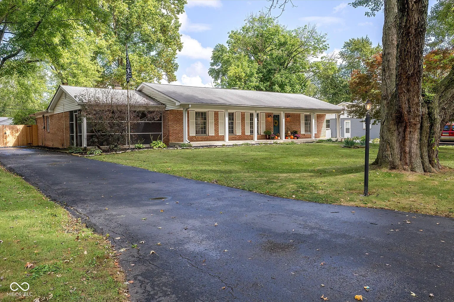 4345 Melbourne Road East Dr photo 1