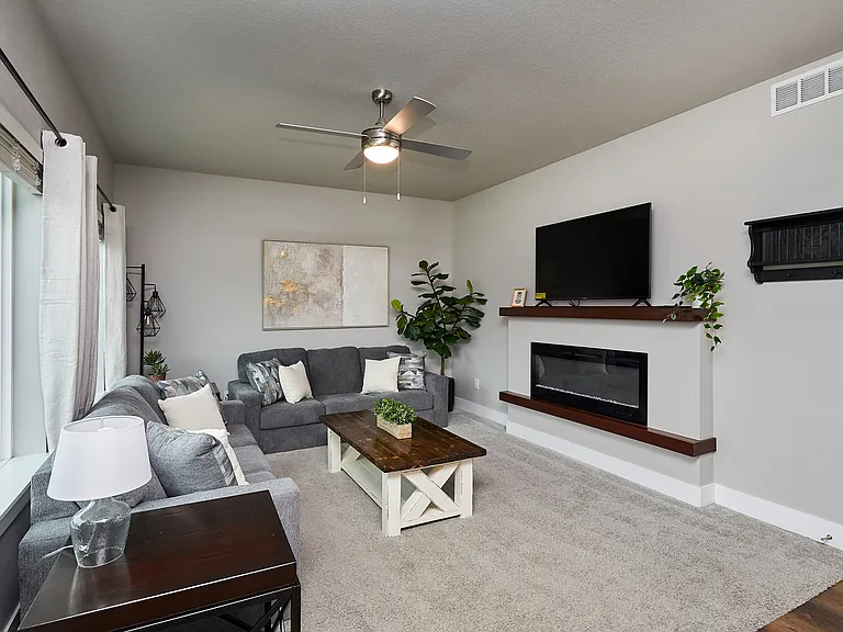 2109 Ammann Dr — Photo 5