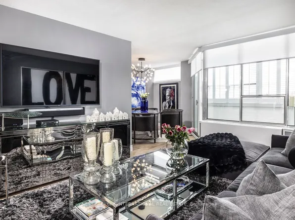 60 Montclair Ave #603, Toronto, ON M5P 1P7