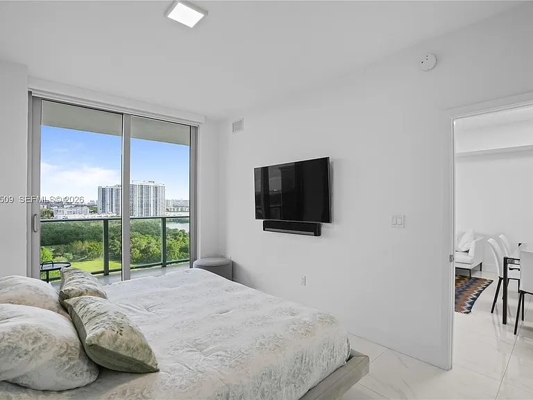 16385 NE Biscayne Blvd #1402 — Photo 11