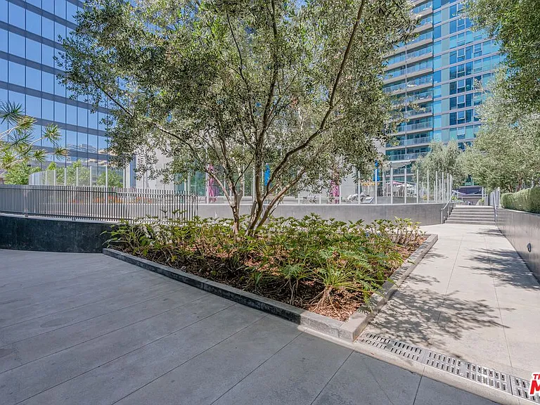 901 S Flower St #601 — Photo 17