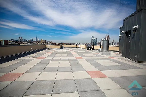 Rented by EXR | media 71