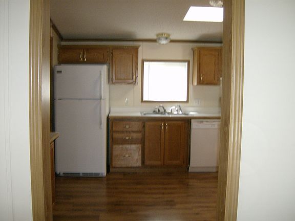 5th image of 17135 Louise Dr