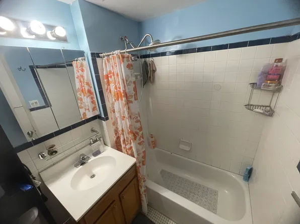 841 Courtlandt Avenue image 9 of 12