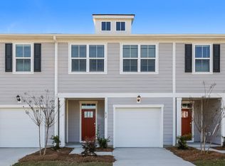 672 Trotters Ln, Moncks Corner, SC 29461