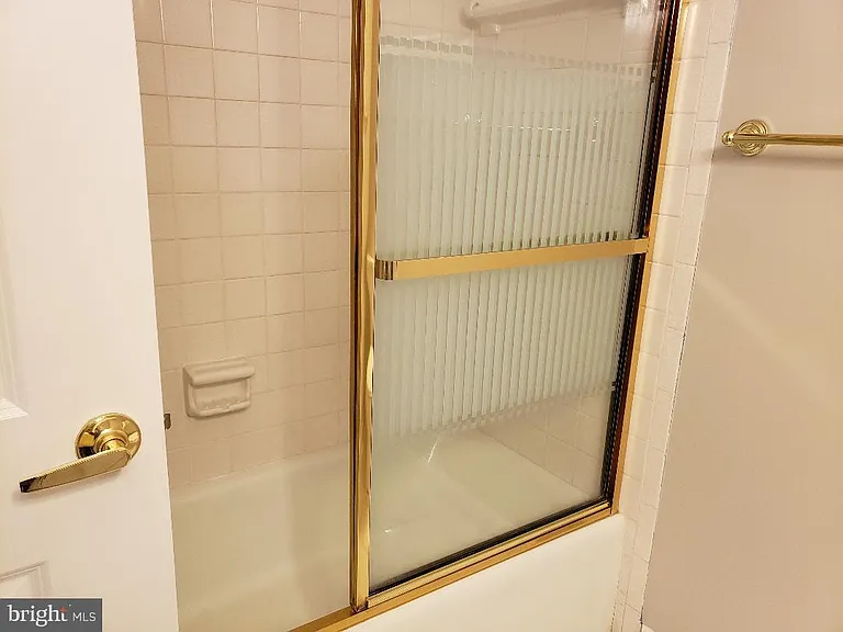 1434 Northgate Sq #22B — Photo 9