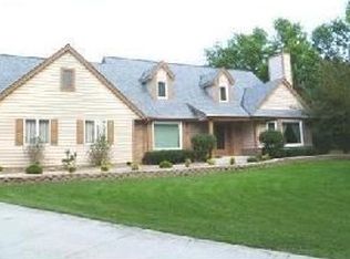 W140N11382 Country Aire Dr, Germantown, WI 53022