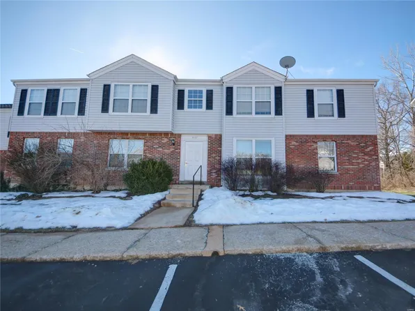 97 Woodlake Ct #E, Lake Saint Louis, MO 63367