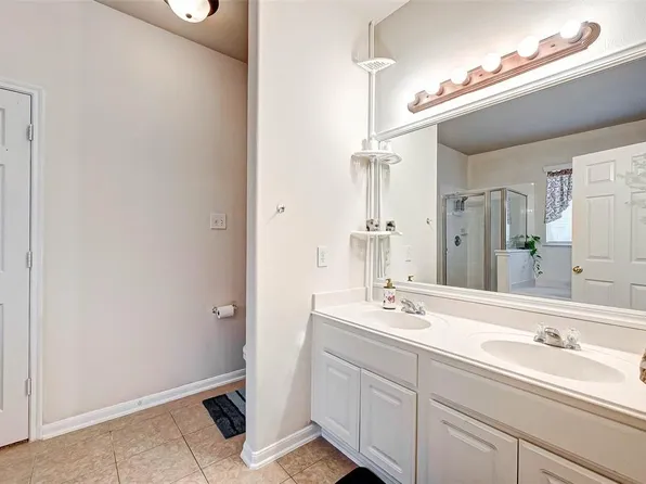 7543 Oakwood Canyon Dr, Cypress, TX 77433