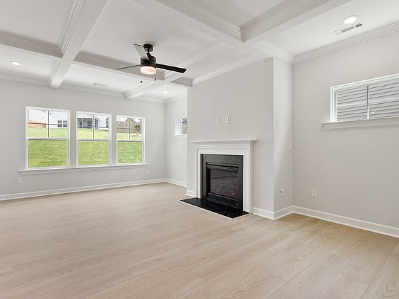 5th image of 23 Black Walnut Dr