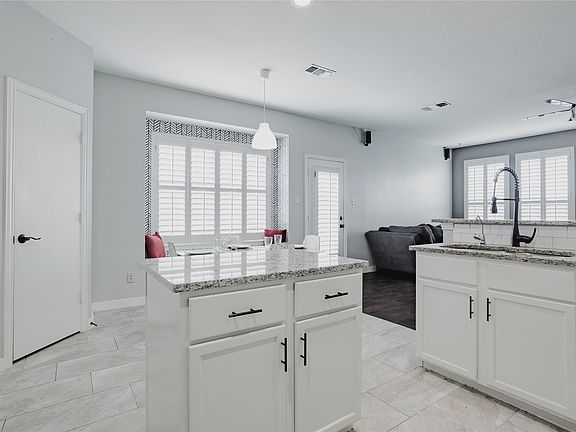 4th image of 210 Orchard Trl