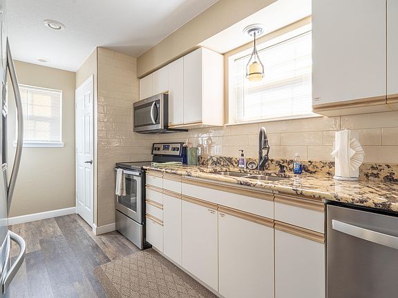 5th image of 155 W Rockford Drive #1