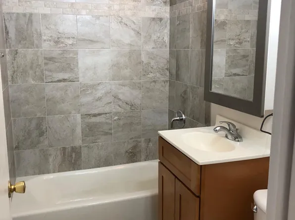 4062 Bonhill Dr, Arlington Heights, IL