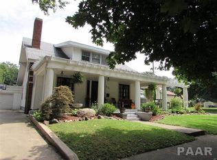 612 S 7th St, Pekin, IL
