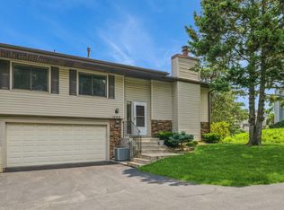 1062 Amble Dr, Shoreview, MN 55126