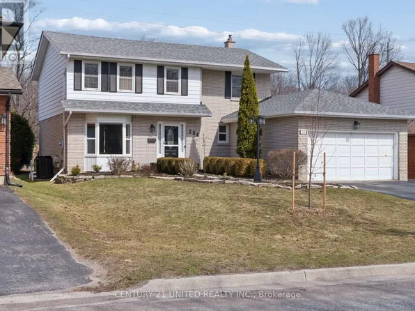 234 Ridgewood Rd #2, Peterborough, ON K9J 8A3