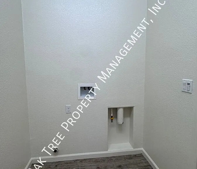1193 S Carriage Ave — Photo 19