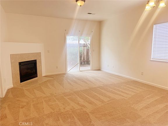 3rd image of 672 Gateway Cir