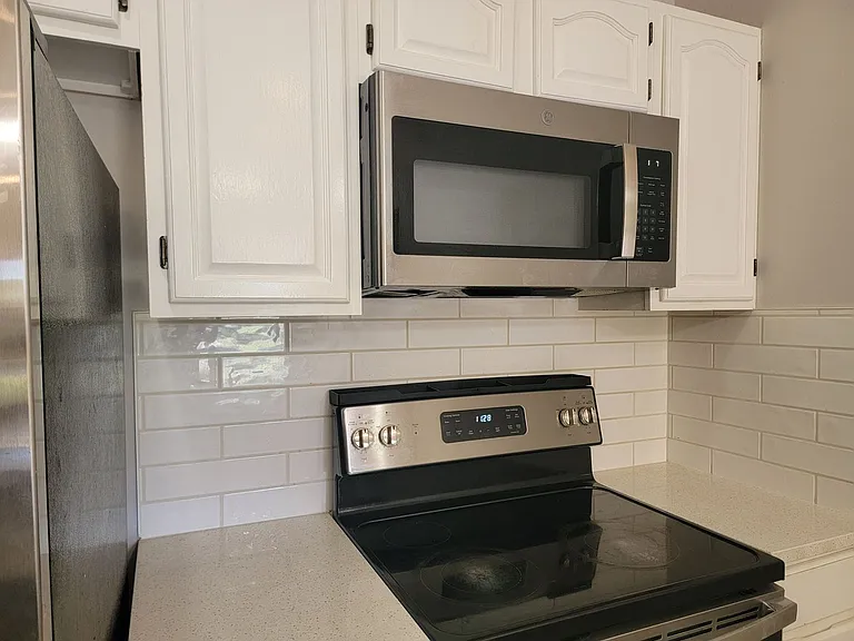 976 McKay Dr SE — Photo 10