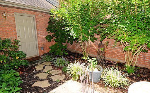 4th image of 1004 Montgomery Ct