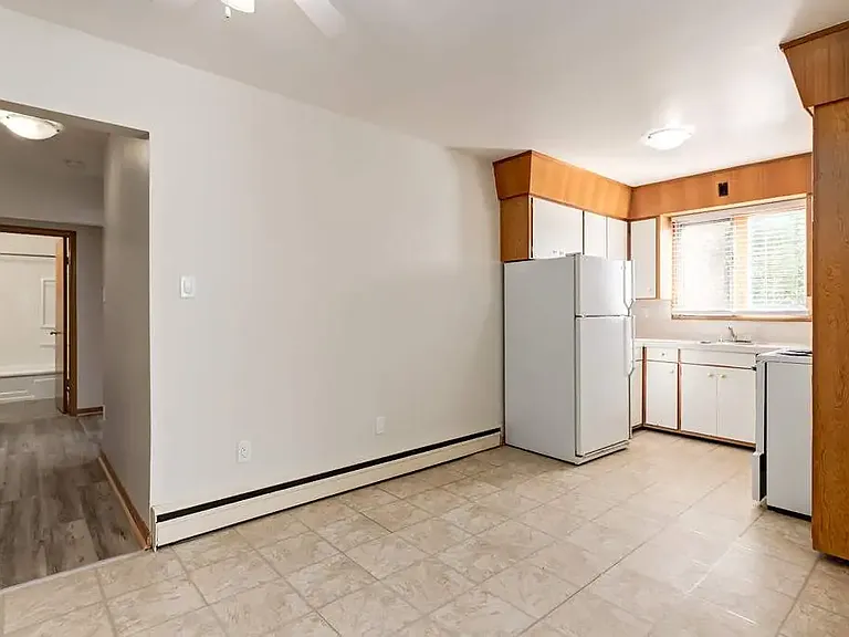 549 Belfast St SE #5 — Photo 12
