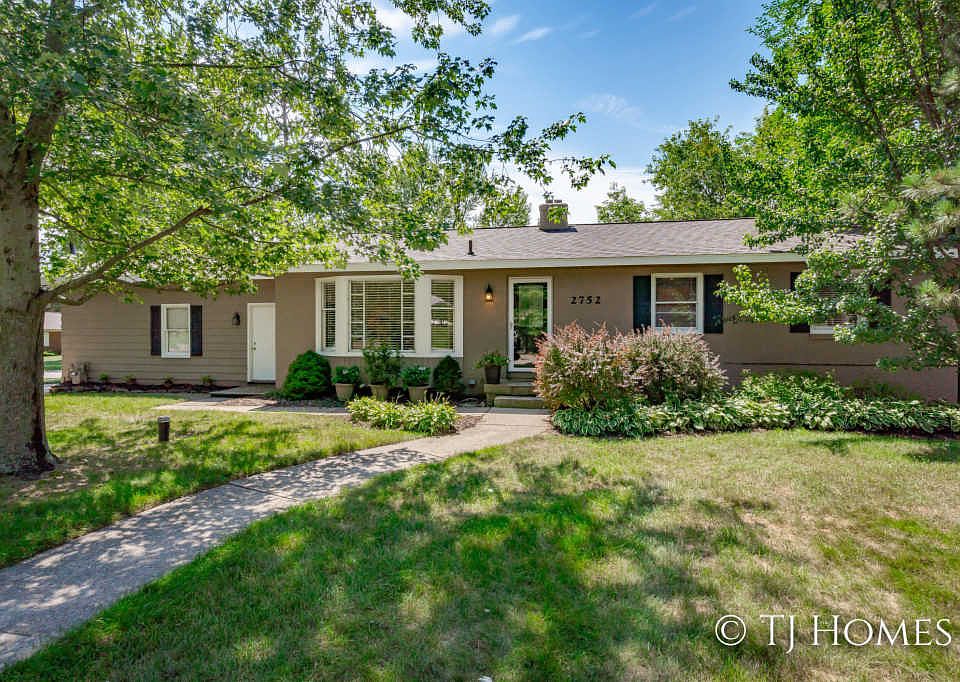 1st image of 2752 Montreat Ct NE