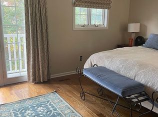 11 West Ct, Derby, CT 06418