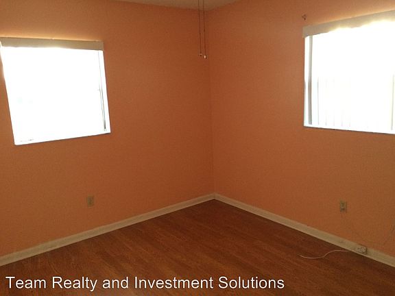 4th image of 4717 Weymouth St