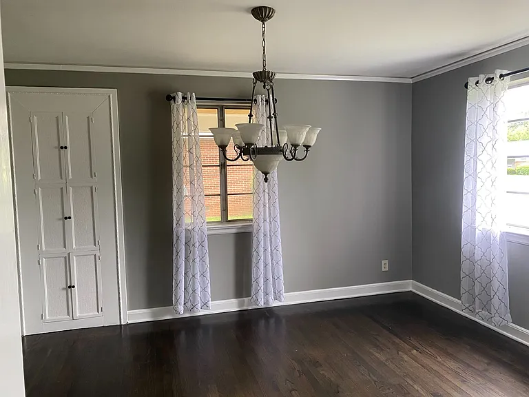 2915 Ashley Ave — Photo 4
